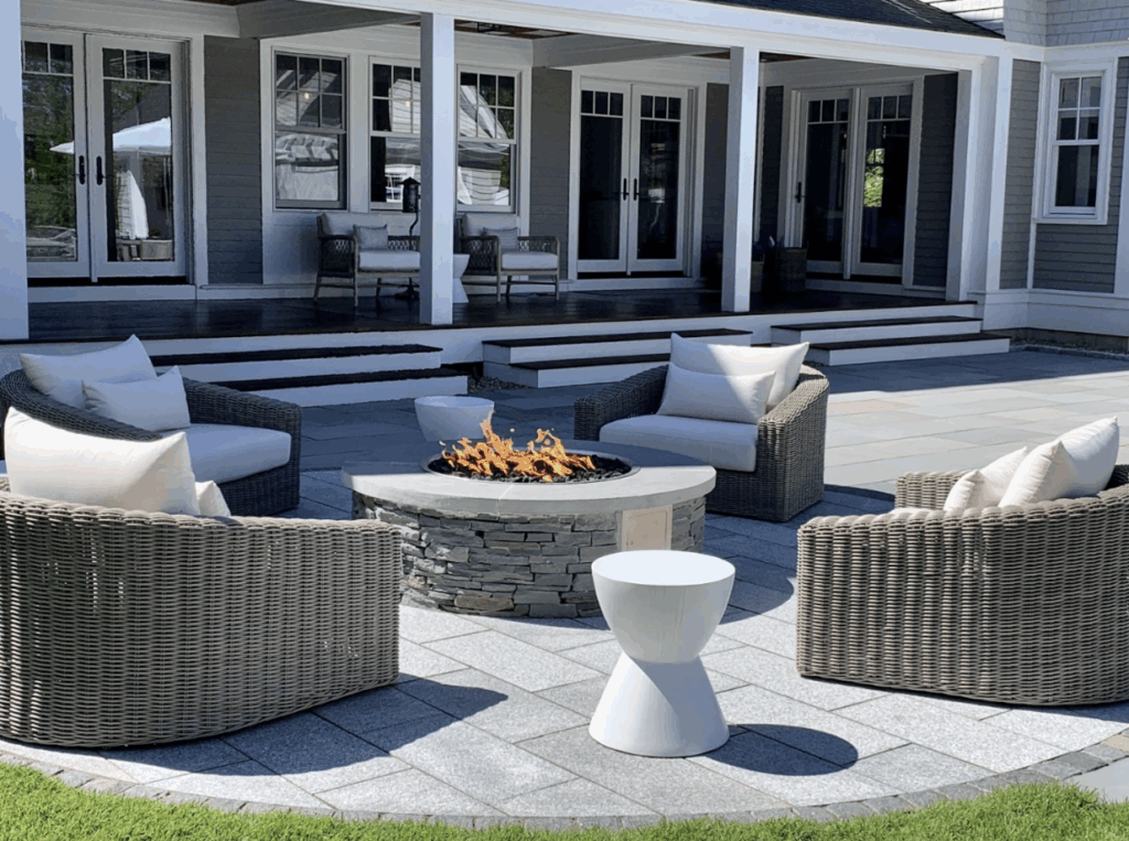 15 Must-Haves for a Beautiful Outdoor Living Room Design